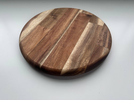 Walnut round cutting board