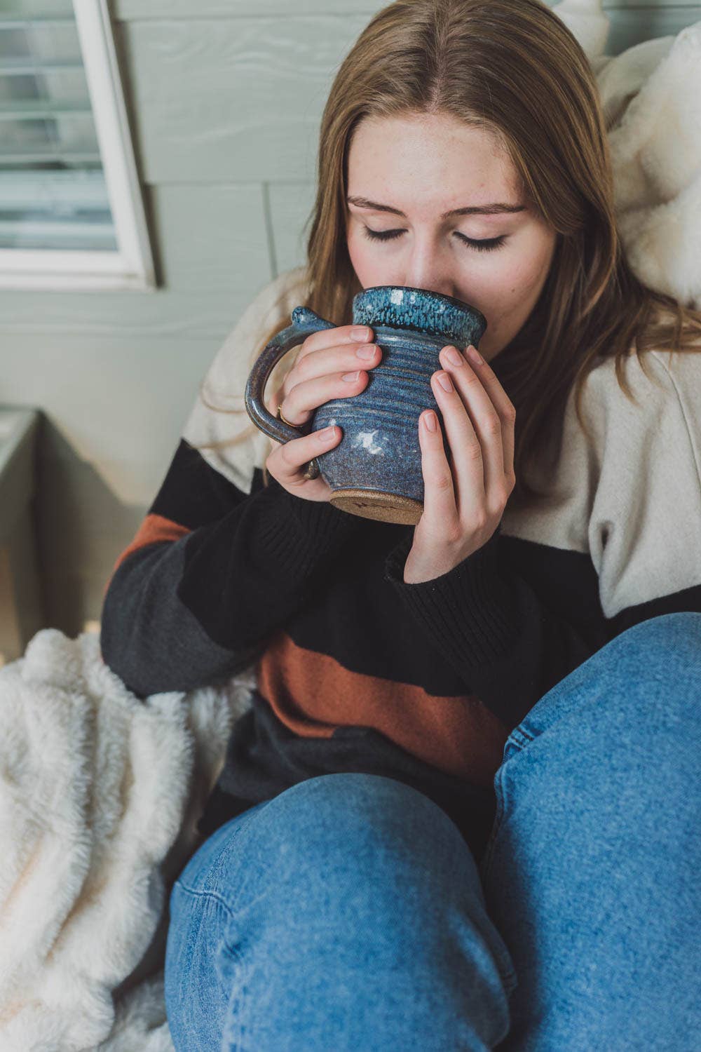 Warm Hug Chai Tea Pyramid Tin