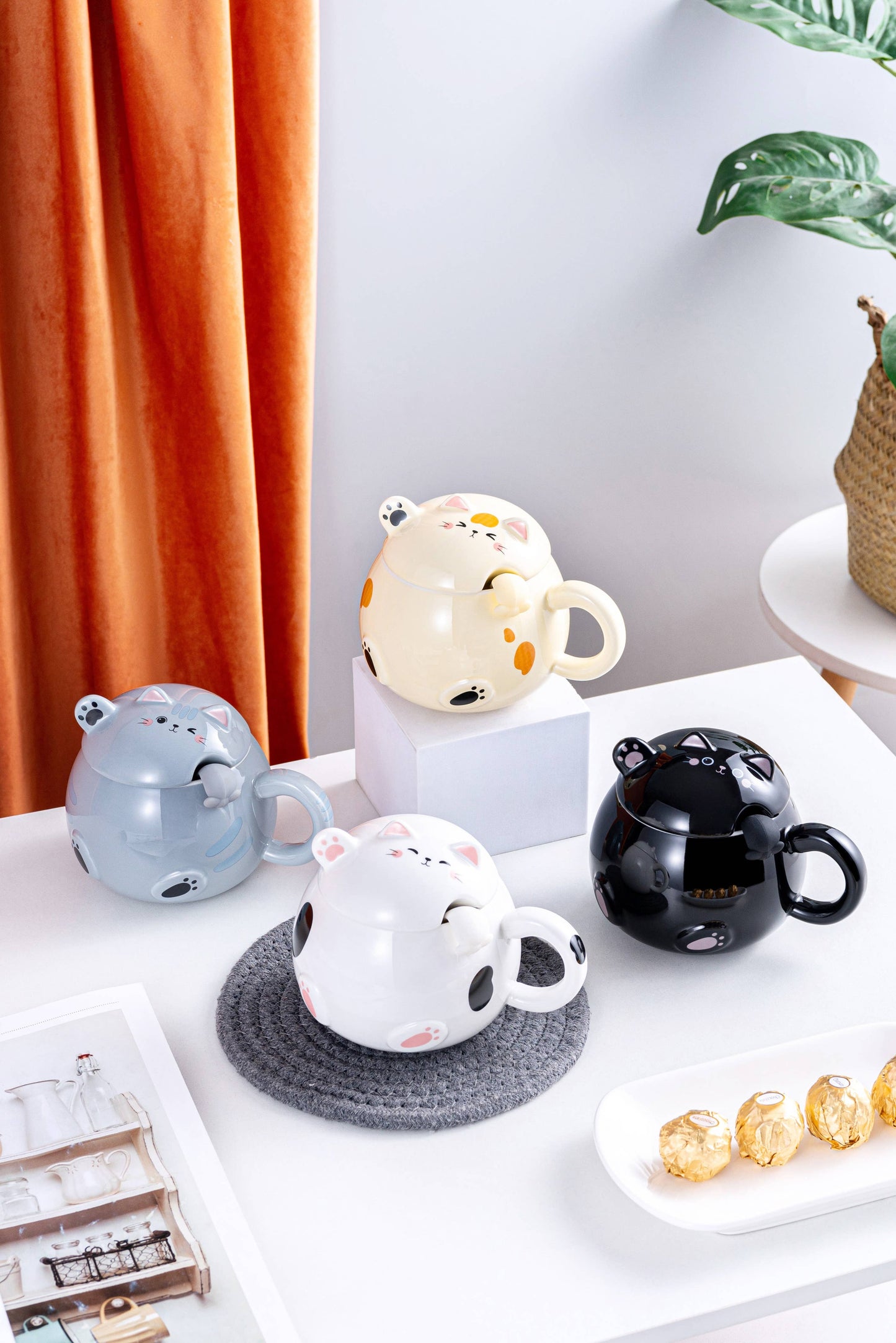 Whimsy Cat 15oz Mug With Lid and Spoon Black