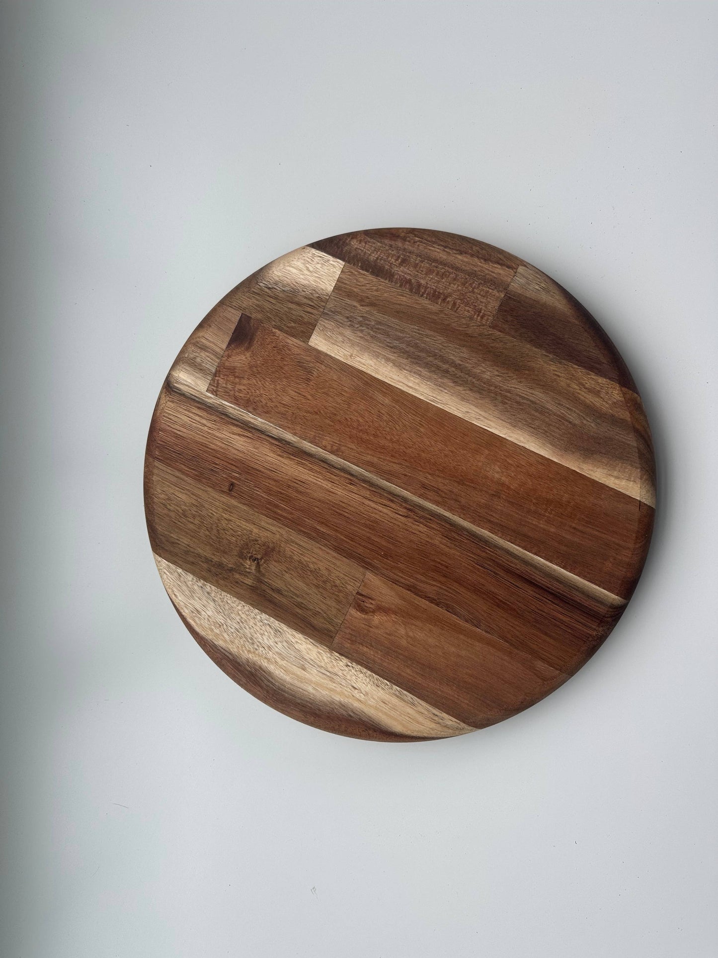 Walnut round cutting board