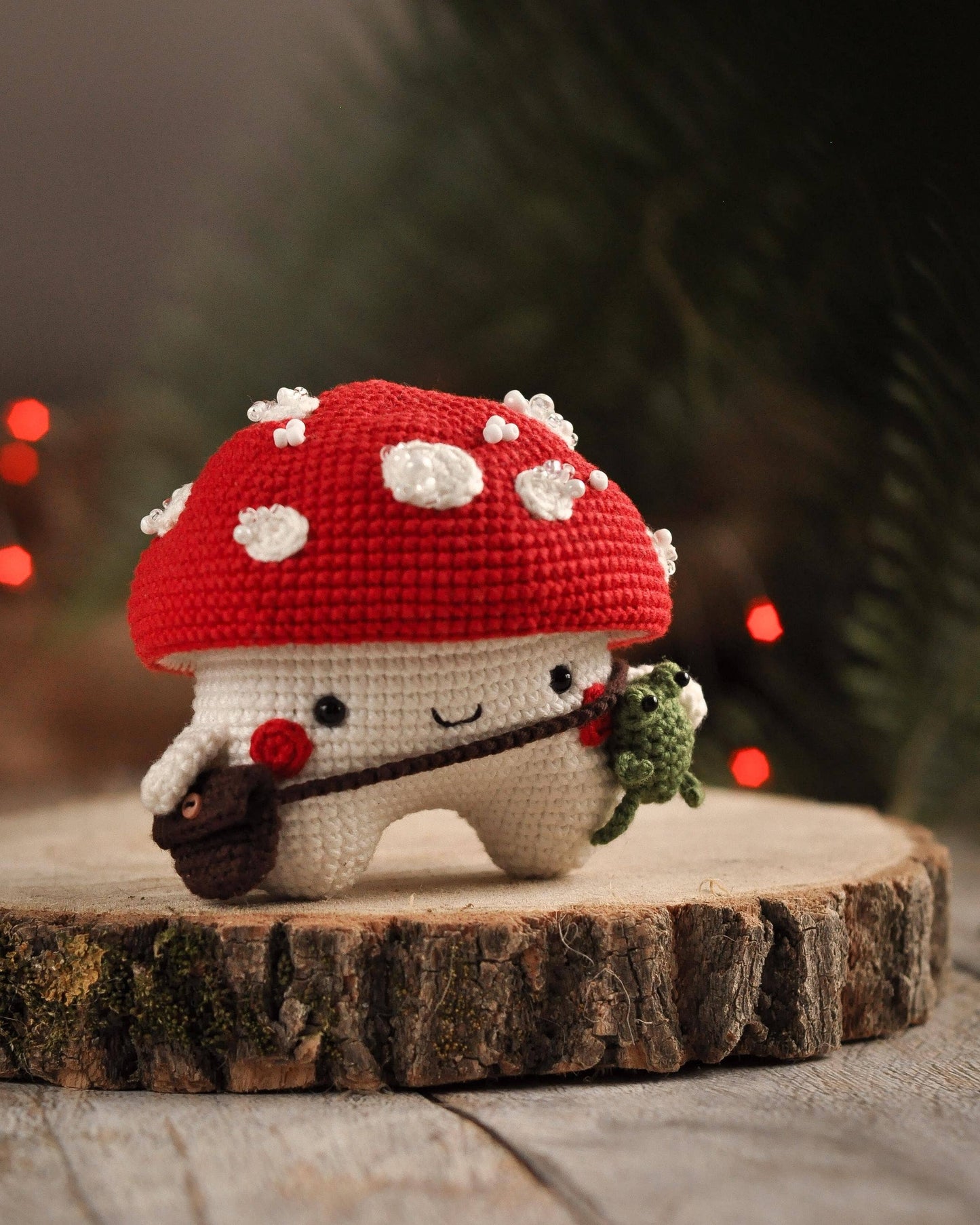 Crochet Mushroom With Green Frog, Amigurumi Mushroom Decor