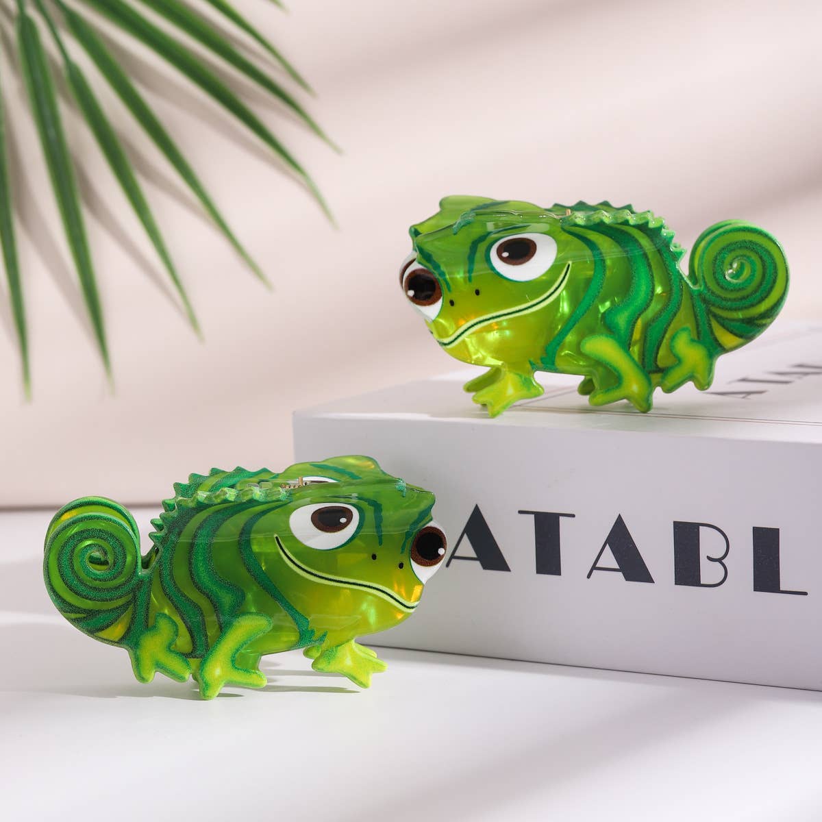 Cartoon Green Chameleon Reptile Hair Claw